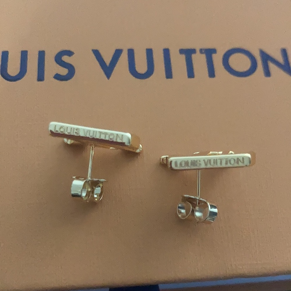 Louis Vuitton Gold Crystal Earrings - Picture 5 of 6